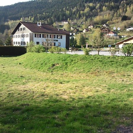 Hotel Les Bruyeres Вантрон Экстерьер фото