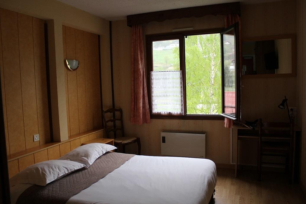 Hotel Les Bruyeres Вантрон Экстерьер фото